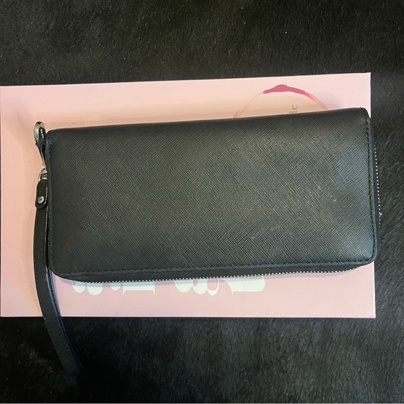 Michael Kors Wallet - Picture 3 of 4